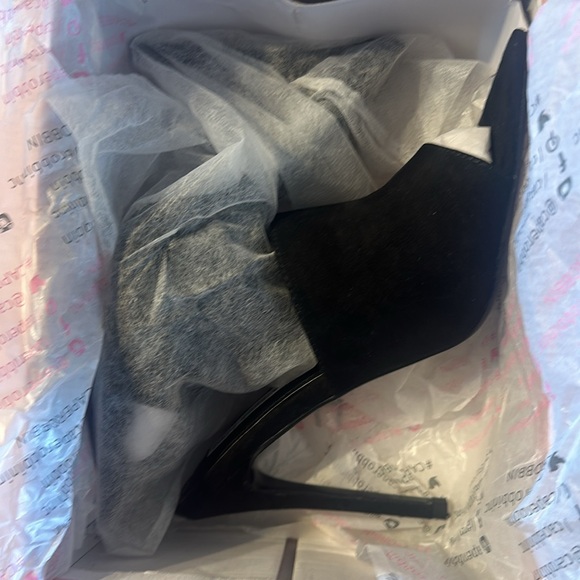 Cape Robbin - Picture 7 of 9